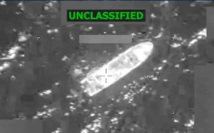 Hình ảnh cho thấy một con tàu ở phía Đông Thái Bình Dương trước khi nó bị trúng đạn vào ngày 20/2 (Ảnh: Bộ Tư lệnh miền Nam Hoa Kỳ)