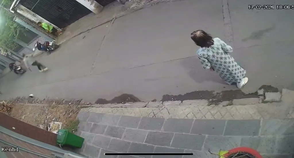 Tạm giữ nghi phạm phóng hỏa, truy sát do mâu thuẫn tiền bạc ở Đồng Nai- Ảnh 2. Tạm giữ nghi phạm phóng hỏa, truy sát do mâu thuẫn tiền bạc ở Đồng Nai- Ảnh 2.