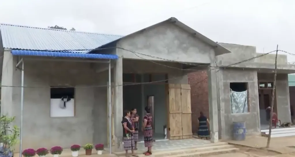 Xu&acirc;n ở l&agrave;ng mới AT&eacute;p- Ảnh 1.