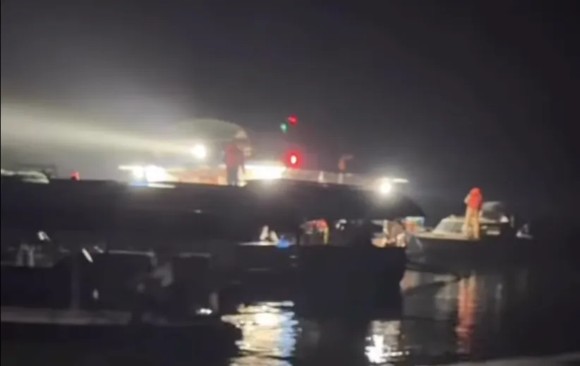 L&agrave;o Cai: Lật t&agrave;u chở kh&aacute;ch tr&ecirc;n hồ Th&aacute;c B&agrave;, 6 người mất t&iacute;ch - Ảnh 1.