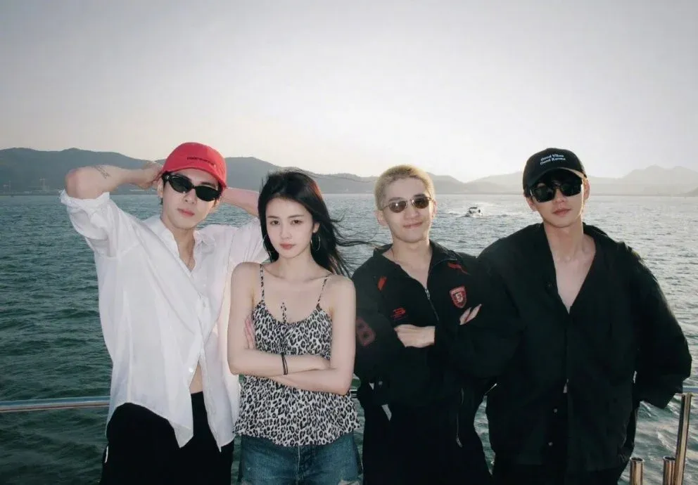 Bạch Lộc, Tăng Thuấn Hy vướn tin đồn t&igrave;nh cảm khi du xu&acirc;n đầu năm  - Ảnh 1.