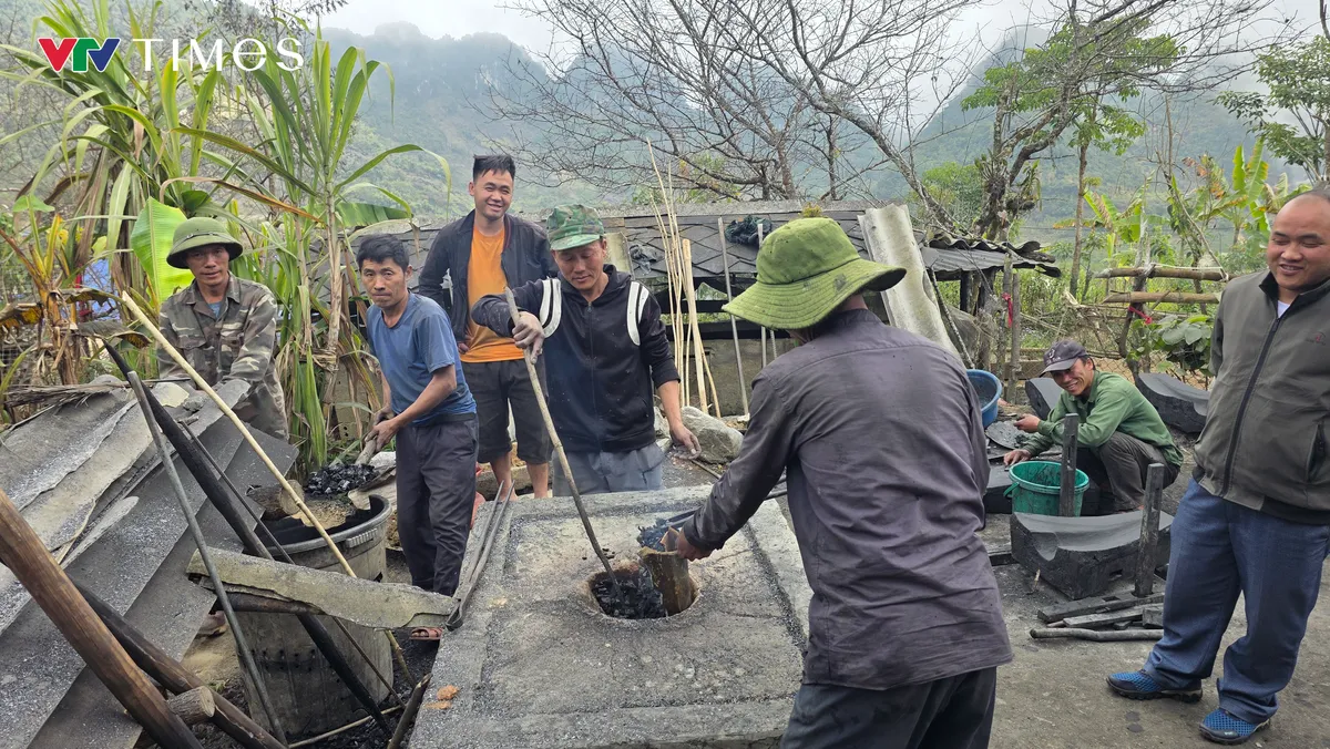 Giữ lửa nghề đúc lưỡi cày của người Mông ở Tủa Sín Chải - Ảnh 5.