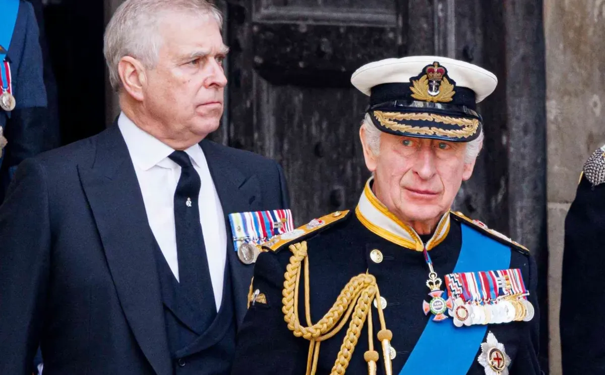 Hoàng gia Anh đối mặt khủng hoảng vì vụ em trai Vua Charles III bị bắt- Ảnh 3. Hoàng gia Anh đối mặt khủng hoảng vì vụ em trai Vua Charles III bị bắt- Ảnh 3.
