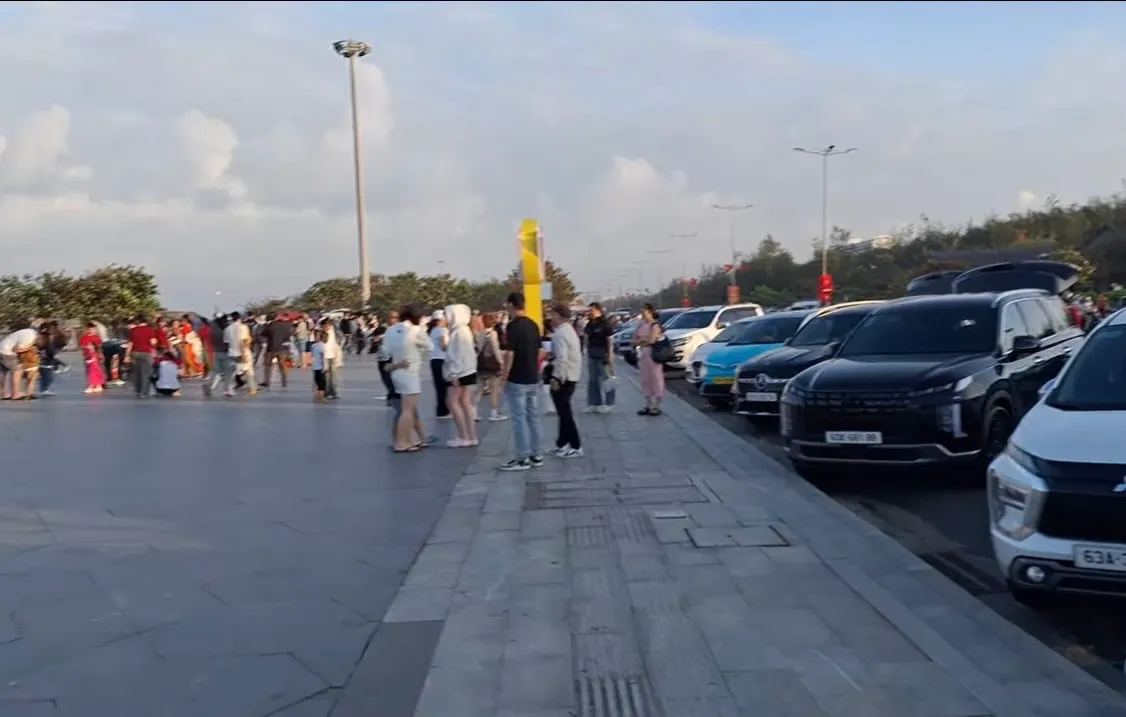 Tết nhộn nhịp ph&iacute;a đ&ocirc;ng Đắk Lắk - Ảnh 1.