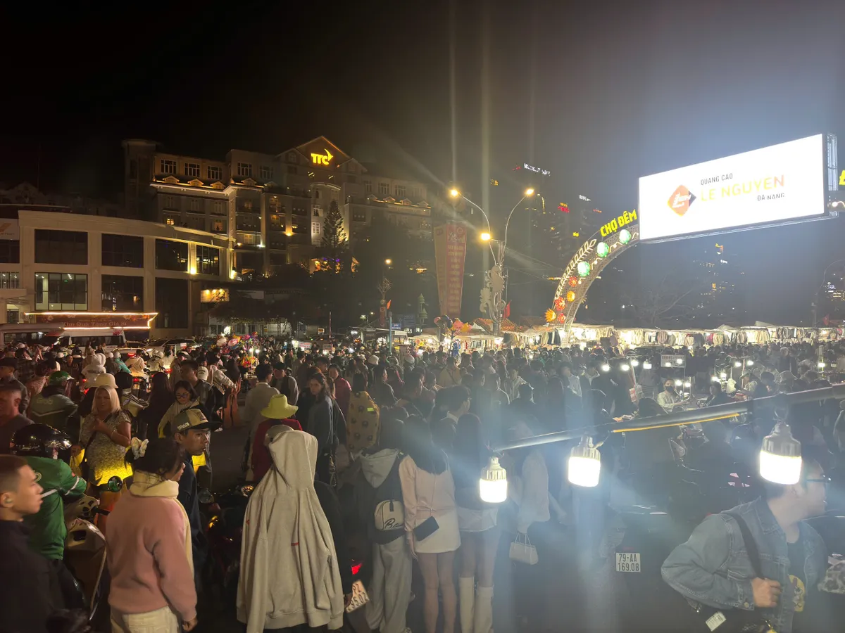 L&acirc;m Đồng: B&ugrave;ng nổ kh&aacute;ch dịp Tết B&iacute;nh Ngọ 2026, doanh thu chạm mốc 2.000 tỷ đồng - Ảnh 2.