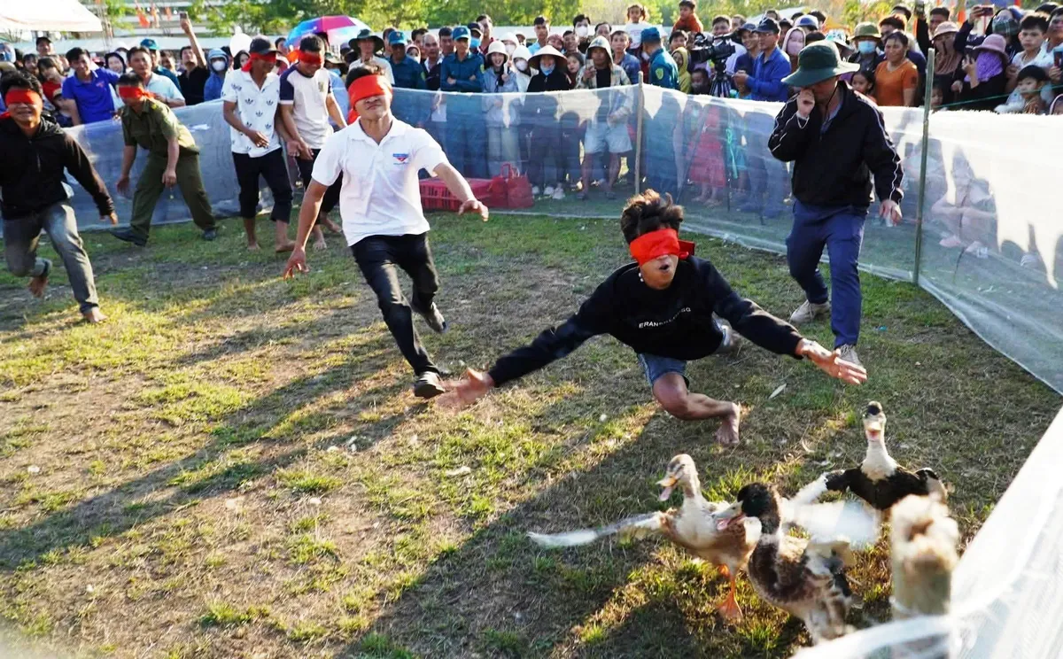 Sắc xu&acirc;n hội tụ trong Lễ hội Lồng Tồng của đồng b&agrave;o T&agrave;y, N&ugrave;ng ở L&acirc;m Đồng - Ảnh 3.