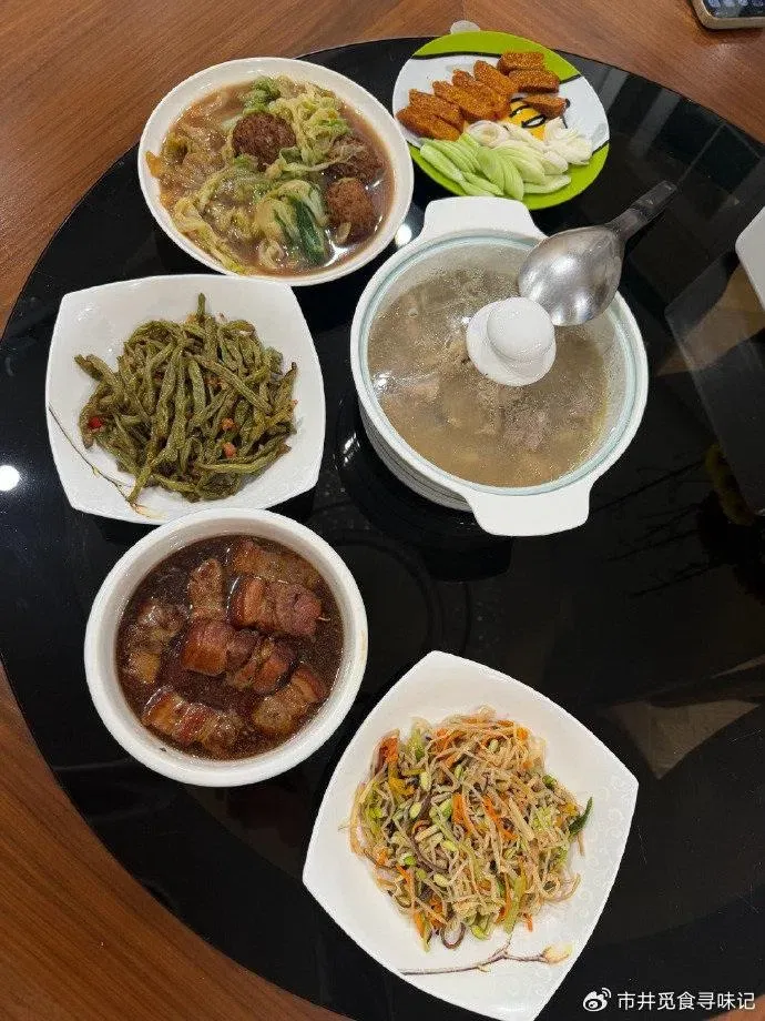 Sao Hoa ngữ khoe cơm Tết với gia đ&igrave;nh - Ảnh 4.