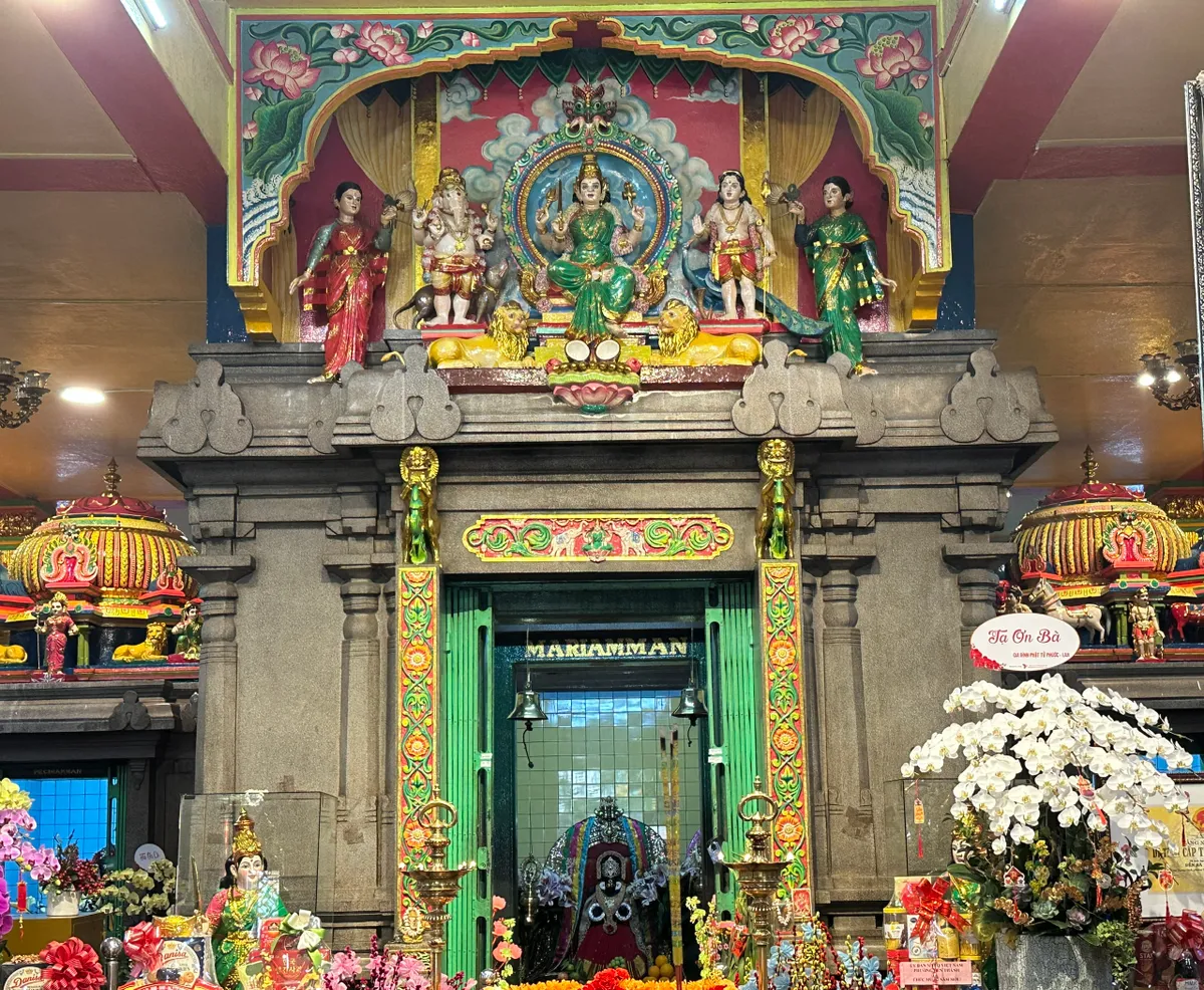 Đầu xu&acirc;n v&atilde;n cảnh những ng&ocirc;i ch&ugrave;a cổ giữa l&ograve;ng TP Hồ Ch&iacute; Minh - Ảnh 21.