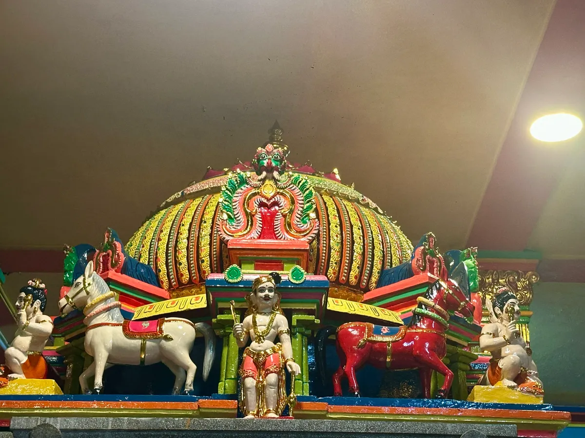 Đầu xu&acirc;n v&atilde;n cảnh những ng&ocirc;i ch&ugrave;a cổ giữa l&ograve;ng TP Hồ Ch&iacute; Minh - Ảnh 23.