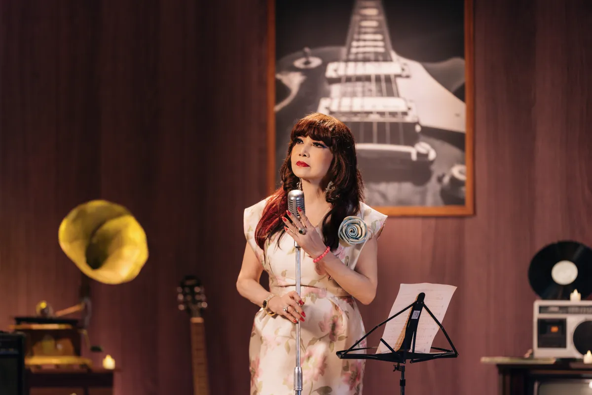 H&agrave;nh tr&igrave;nh l&agrave;m mới bản nhạc xu&acirc;n 44 tuổi - Ảnh 1.