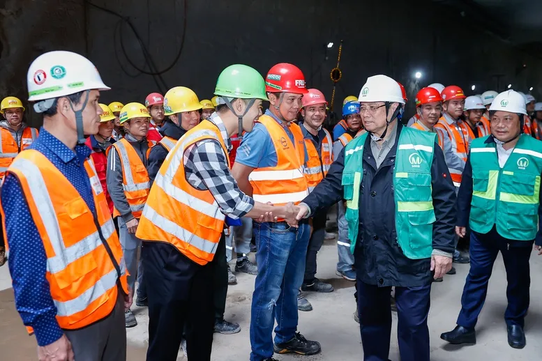 Thủ tướng: Tốc độ triển khai đường sắt đô thị thời gian tới phải gấp hàng chục lần những năm qua - Ảnh 1.