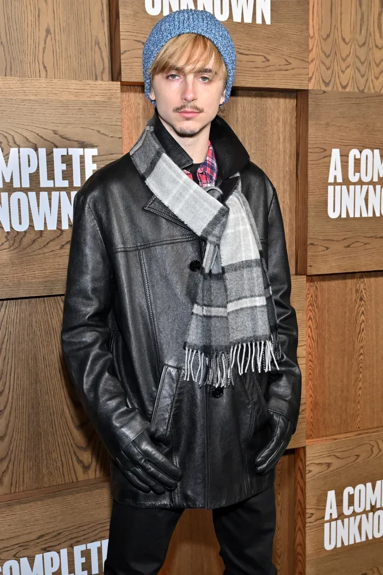 Phong cách thời trang "nhập vai" chiếm lĩnh thảm đỏ - Ảnh 9.