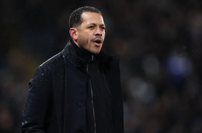 HLV Liam Rosenior tiếc nuối sau trận Chelsea h&ograve;a Burnley v&igrave; sai lầm k&egrave;m người- Ảnh 1.