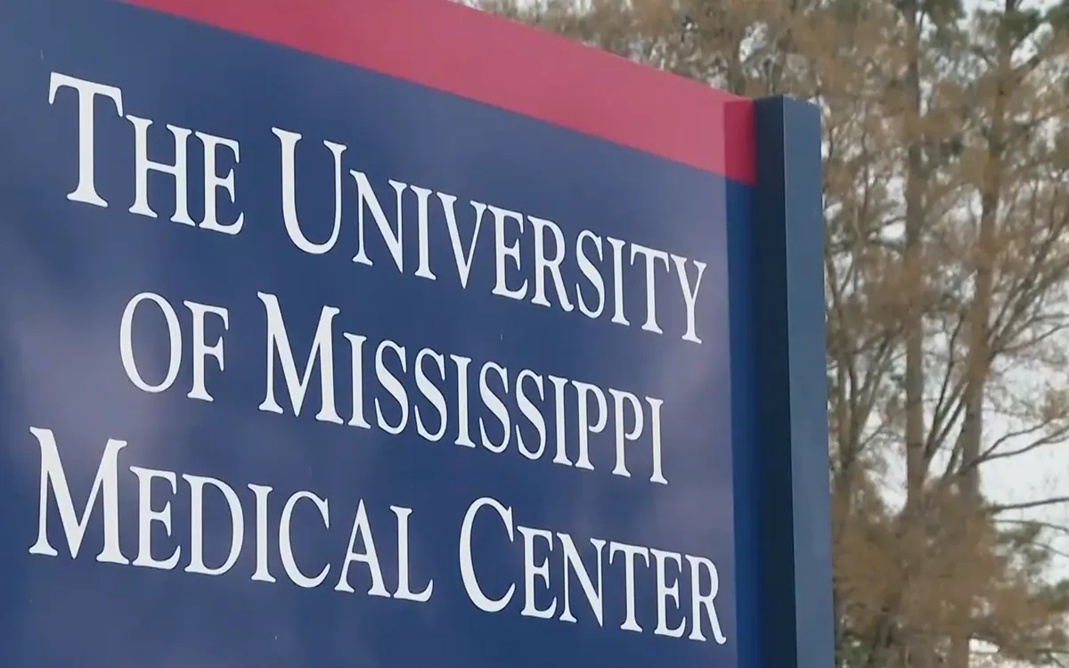 Tấn c&ocirc;ng mạng nhằm v&agrave;o trung t&acirc;m y tế tại Mỹ- Ảnh 1.