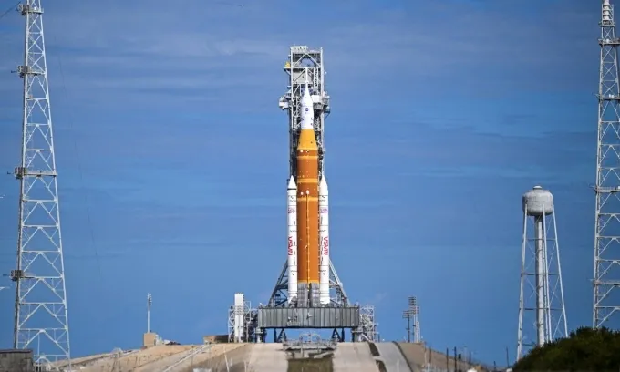 NASA ho&atilde;n ph&oacute;ng Artemis 2 do sự cố t&ecirc;n lửa SLS- Ảnh 1.