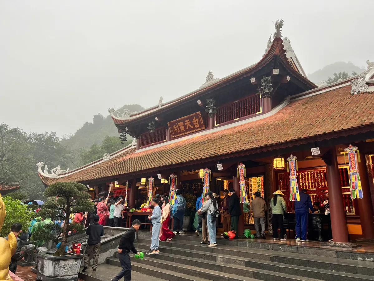 Khai mạc Lễ hội Ch&ugrave;a Hương 2026: &ldquo;An to&agrave;n - Th&acirc;n thiện - Chất lượng&rdquo; - Ảnh 4.