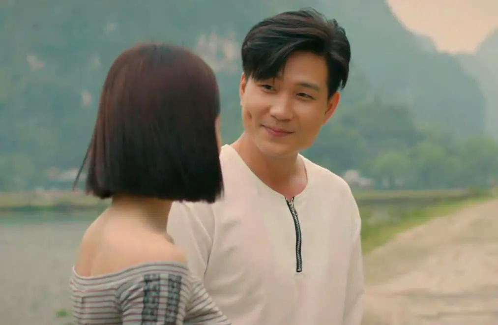 Nam diễn vi&ecirc;n &ldquo;C&aacute;ch em 1 milimet&rdquo; hiếm hoi lộ diện dịp Tết, g&acirc;y ch&uacute; &yacute; với loạt ảnh du xu&acirc;n nổi bật - Ảnh 1.