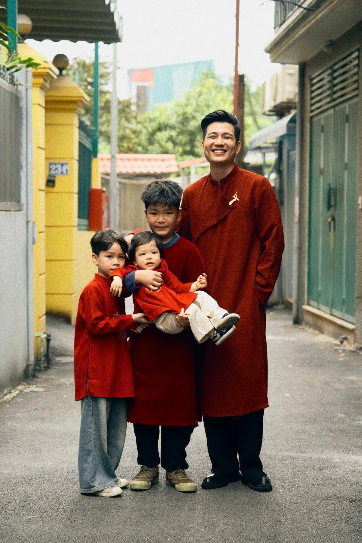 Nam diễn vi&ecirc;n &ldquo;C&aacute;ch em 1 milimet&rdquo; hiếm hoi lộ diện dịp Tết, g&acirc;y ch&uacute; &yacute; với loạt ảnh du xu&acirc;n nổi bật - Ảnh 6.