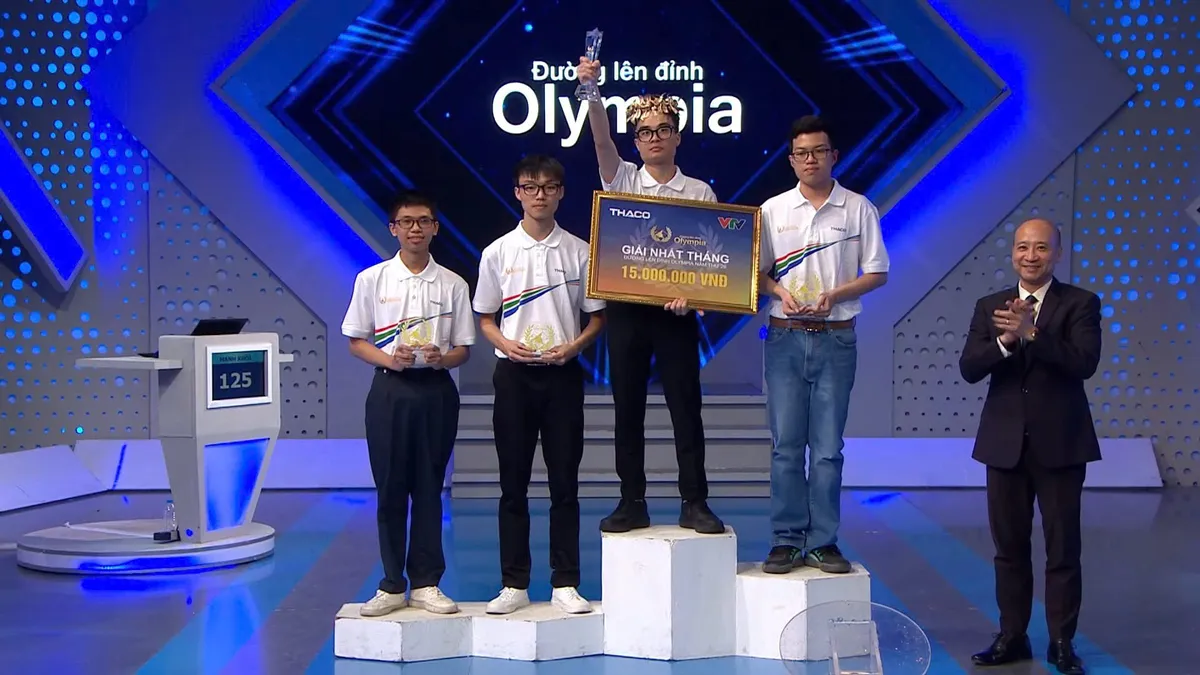 Nam sinh Hà Nội bứt phá ngoạn mục, giành vòng nguyệt quế Olympia ngay đầu năm mới - Ảnh 2.