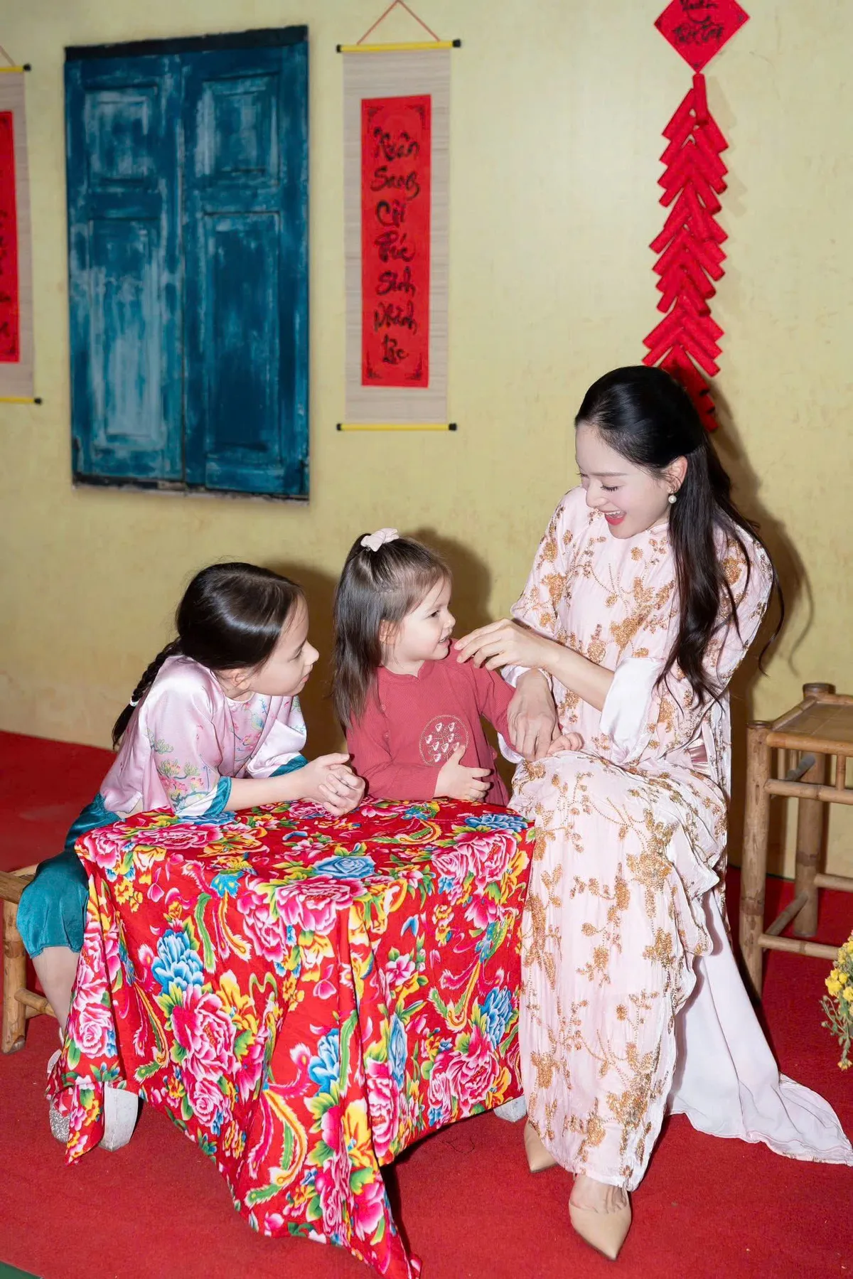 Nam diễn vi&ecirc;n &ldquo;C&aacute;ch em 1 milimet&rdquo; hiếm hoi lộ diện dịp Tết, g&acirc;y ch&uacute; &yacute; với loạt ảnh du xu&acirc;n nổi bật - Ảnh 9.