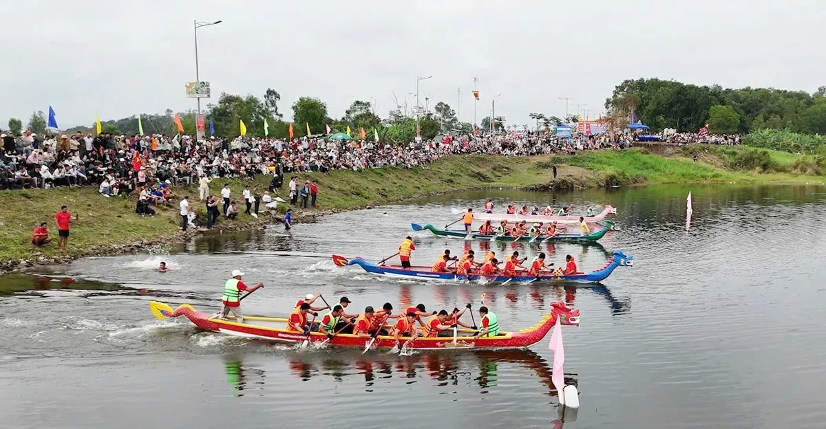 Đắk Lắk: Doanh thu ng&agrave;nh du lịch trong dịp Tết B&iacute;nh Ngọ tăng 25% so với c&ugrave;ng kỳ năm ngo&aacute;i - Ảnh 1.