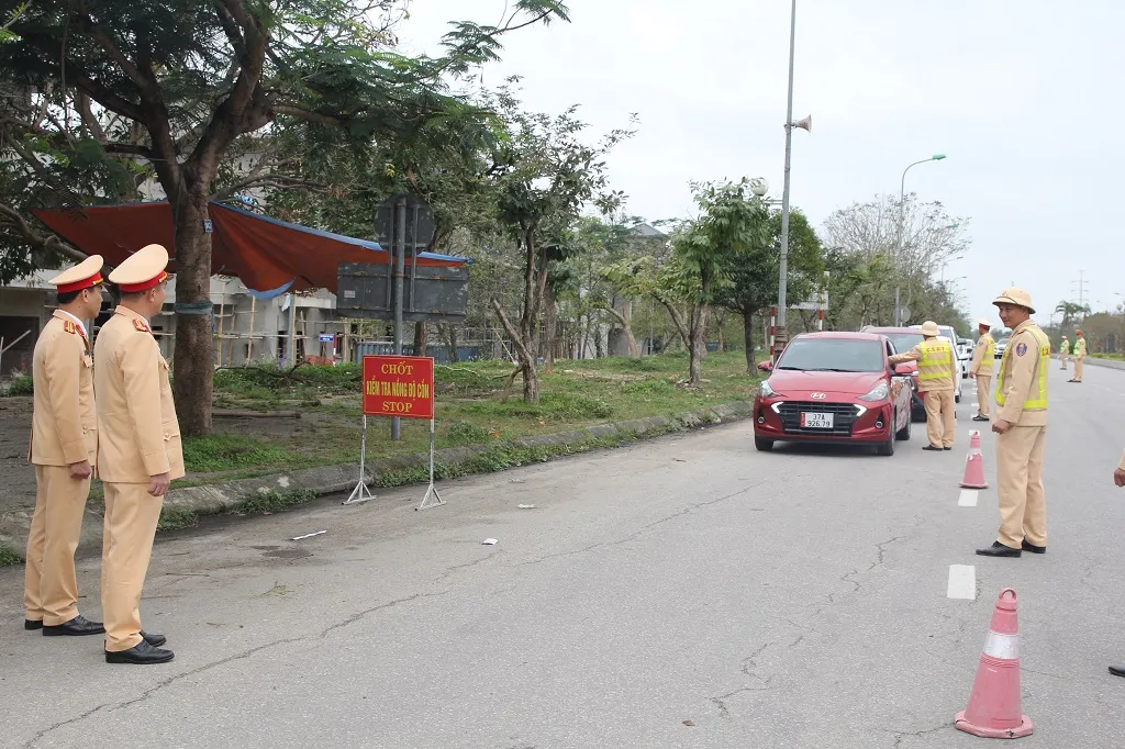 Nghệ An xử lý 737 trường hợp vi phạm nồng độ cồn trong kỳ nghỉ Tết Nguyên đán - Ảnh 3.