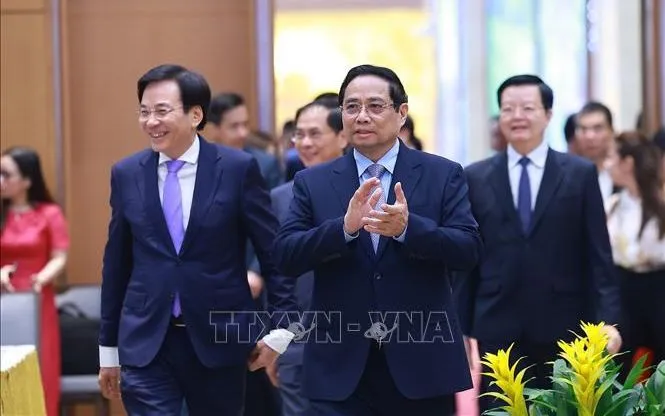 Thủ tướng Phạm Minh Chính chúc Tết lãnh đạo, cán bộ, nhân viên Văn phòng Chính phủ. Ảnh: Dương Giang/TTXVN