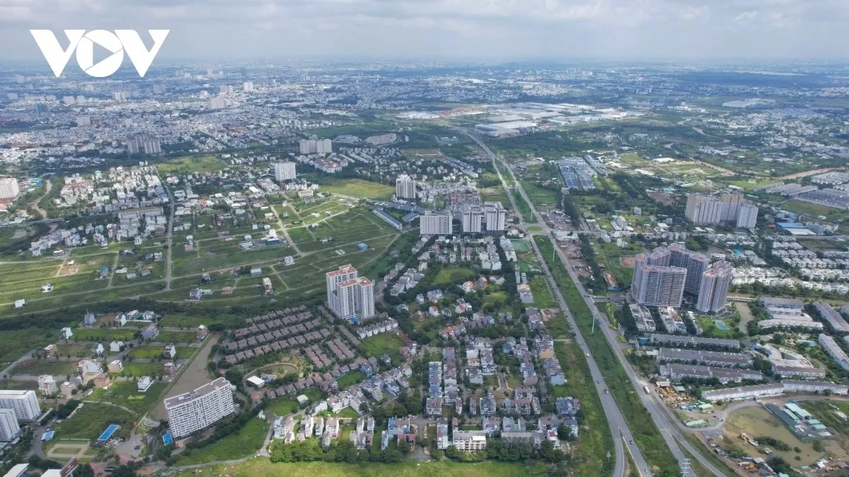 Siết tín dụng để giảm rủi ro cho thị trường bất động sản- Ảnh 1. Siết tín dụng để giảm rủi ro cho thị trường bất động sản- Ảnh 1.