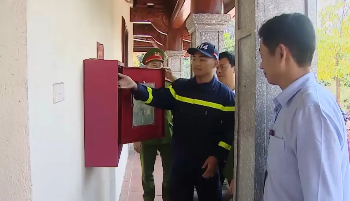 Đảm bảo ph&ograve;ng ch&aacute;y tại đền, ch&ugrave;a- Ảnh 5.