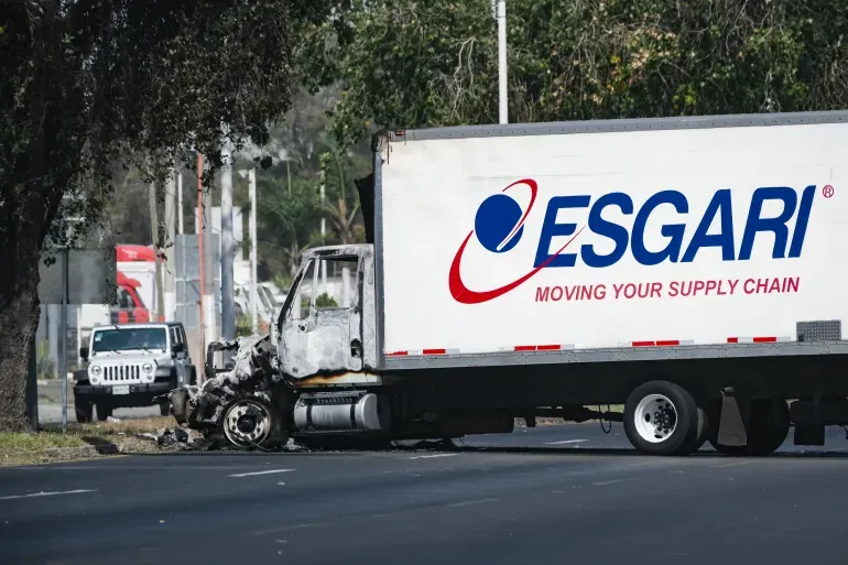 H&agrave;ng loạt chuyến bay đến Mexico bị hủy sau chiến dịch ti&ecirc;u diệt tr&ugrave;m ma t&uacute;y- Ảnh 1.