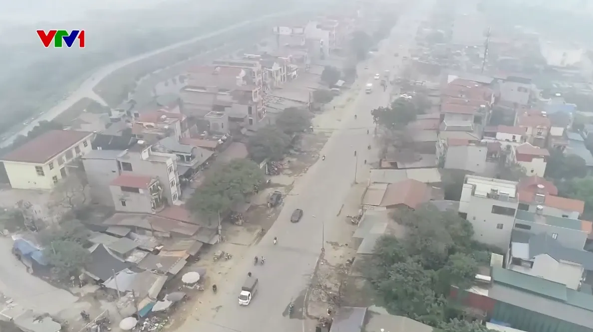 Đẩy nhanh đền b&ugrave;, gỡ vướng tiến độ dự &aacute;n mở rộng Quốc lộ 6 - Ảnh 1.