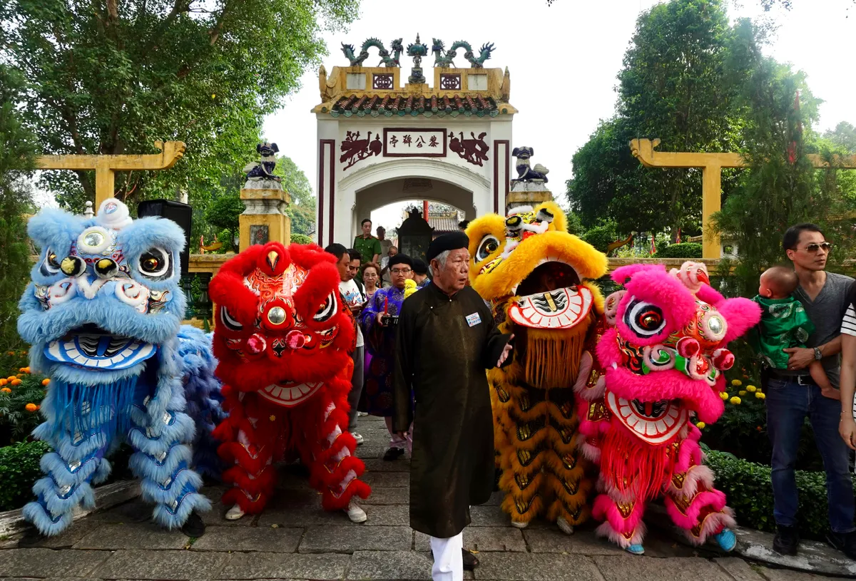 Người d&acirc;n TP Hồ Ch&iacute; Minh  n&ocirc; nức tham dự lễ Khai hạ - Cầu an  - Ảnh 5.