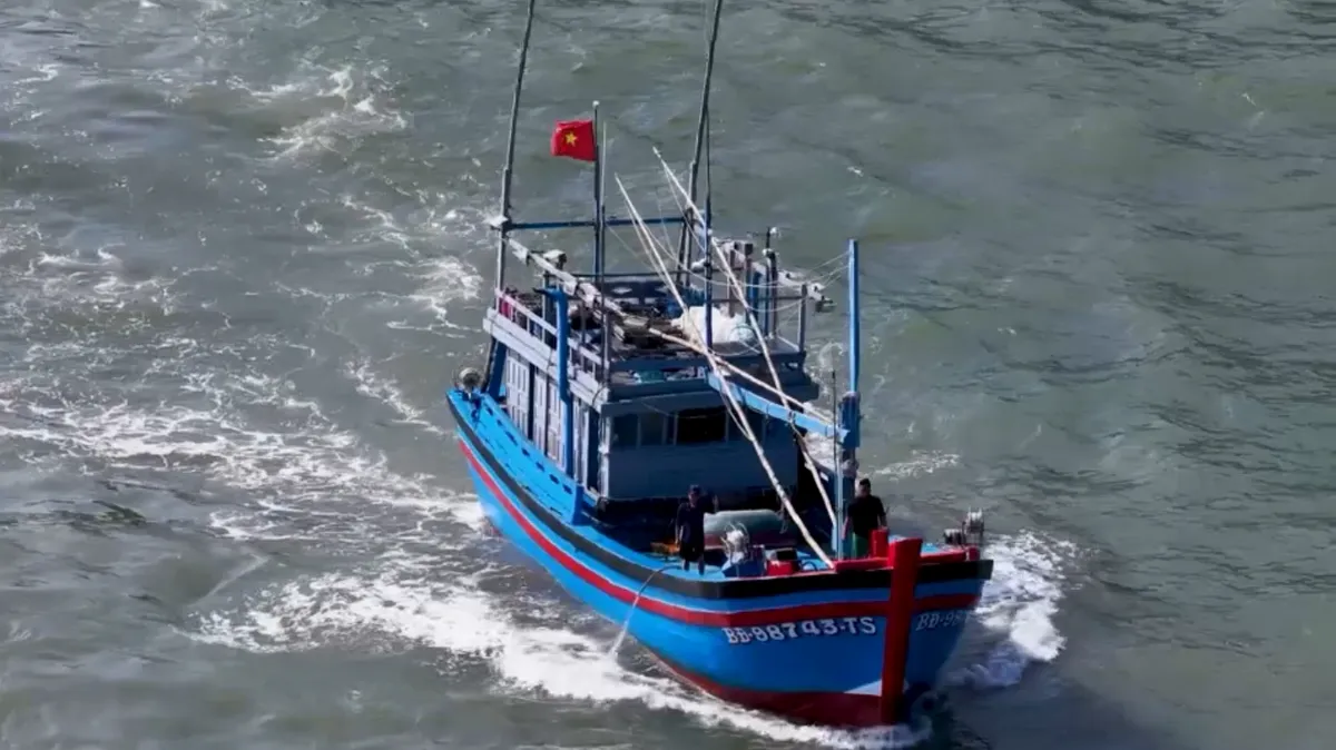 Ngư d&acirc;n phấn khởi vươn khơi đầu năm- Ảnh 4.