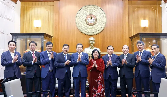 Chủ tịch Quốc hội Trần Thanh Mẫn thăm v&agrave; ch&uacute;c Tết Mặt trận Tổ quốc Việt Nam - Ảnh 2.