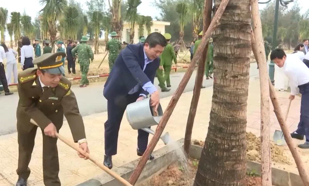 Quảng Trị phát động "Tết trồng cây đời đời nhớ ơn bác Hồ"- Ảnh 2. Quảng Trị phát động "Tết trồng cây đời đời nhớ ơn bác Hồ"- Ảnh 2.