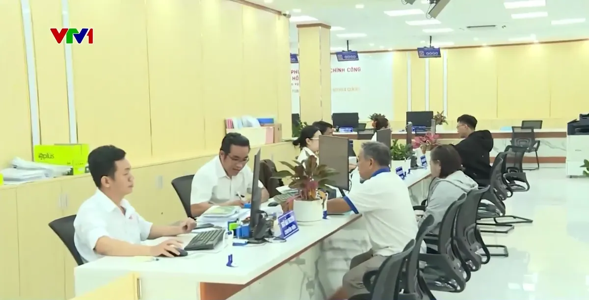 Ngày đầu trở lại làm việc sau nghỉ Tết: Khẩn trương, thông suốt - Ảnh 1.