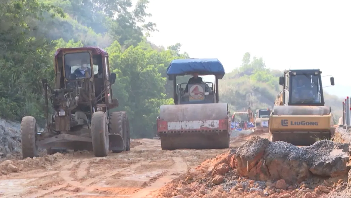 Ra quân sản xuất đầu năm- Ảnh 3. Ra quân sản xuất đầu năm- Ảnh 3.