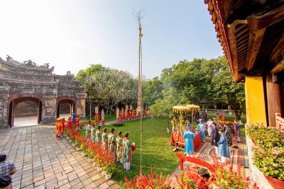 Lễ Hạ Ti&ecirc;u kh&eacute;p lại kh&ocirc;ng kh&iacute; Tết trong Ho&agrave;ng cung Huế- Ảnh 1.