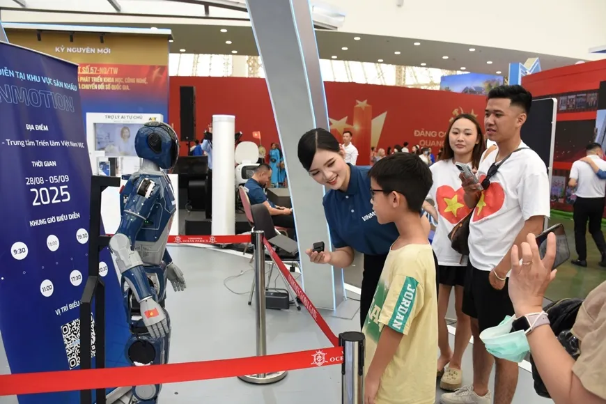 Chuyển đổi số, chuyển đổi xanh - lực đẩy nâng cao nội lực đất nước- Ảnh 2. Chuyển đổi số, chuyển đổi xanh - lực đẩy nâng cao nội lực đất nước- Ảnh 2.