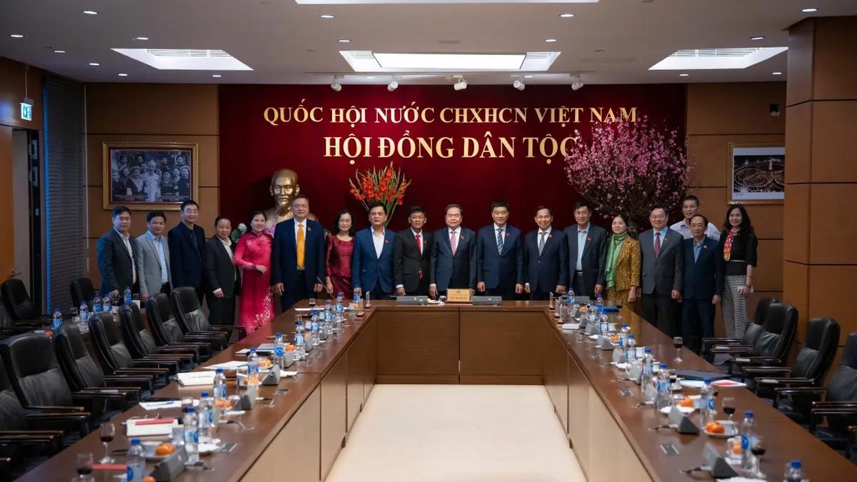 Nâng cao chất lượng thẩm tra luật và giám sát chuyên đề, tập trung vào những vấn đề thiết thực đối với đồng bào dân tộc - Ảnh 4.