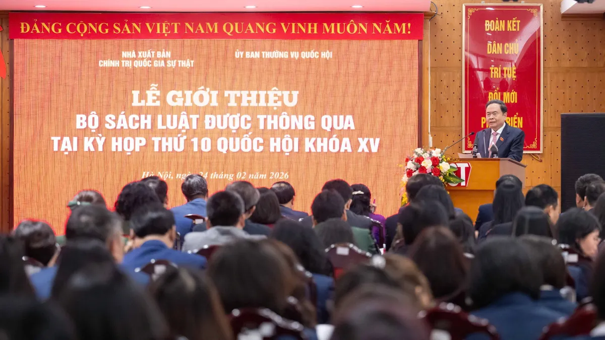 Chủ tịch Quốc hội Trần Thanh Mẫn: Tiếp tục l&agrave;m tốt xuất bản s&aacute;ch về ph&aacute;p luật - Ảnh 3.