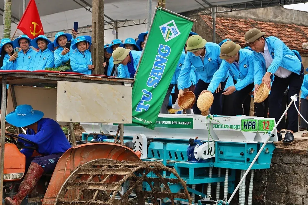 Khởi động m&ocirc; h&igrave;nh canh t&aacute;c l&uacute;a hiệu quả cao, ph&aacute;t thải thấp tại Ninh B&igrave;nh- Ảnh 2.