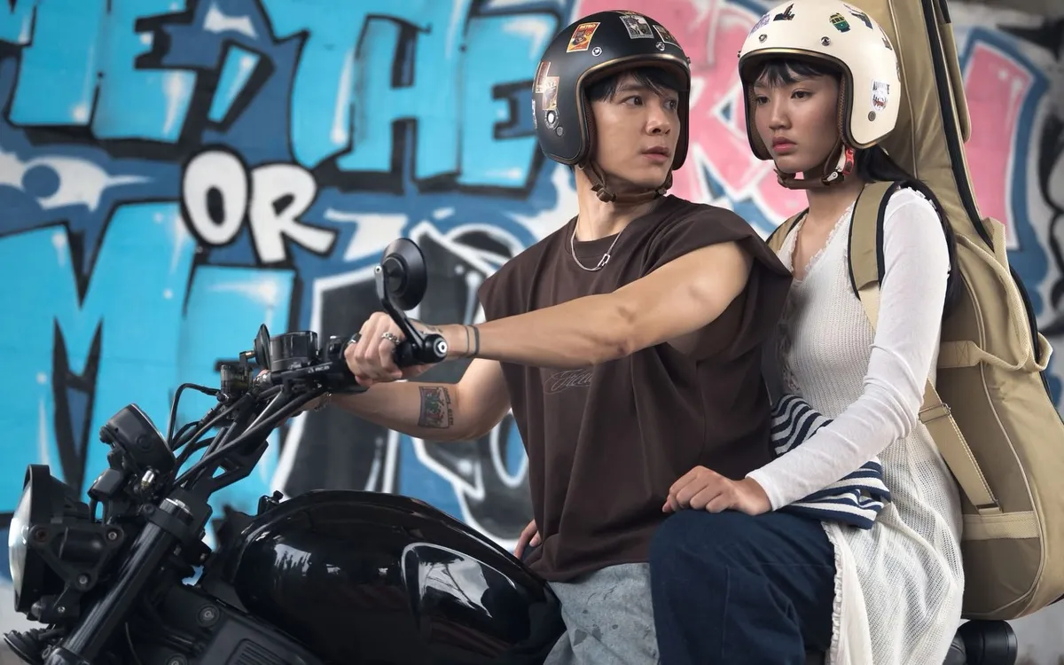 Nguồn năng lượng tích cực trong bộ phim nhiều nước mắt Nhà ba tôi một phòng - Ảnh 3.