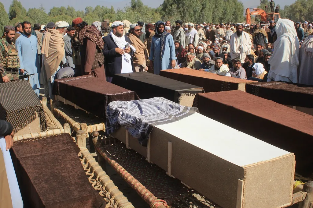 Tấn công vũ trang tại biên giới Afghanistan - Pakistan khiến nhiều người thiệt mạng- Ảnh 1. Tấn công vũ trang tại biên giới Afghanistan - Pakistan khiến nhiều người thiệt mạng- Ảnh 1.