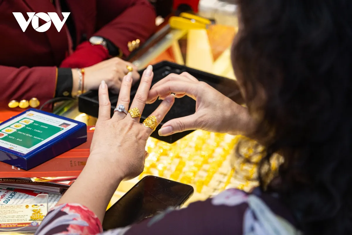 Mua vàng ngày Vía Thần Tài: Đừng để “lộc” đầu năm thành rủi ro đầu tư- Ảnh 2. Mua vàng ngày Vía Thần Tài: Đừng để “lộc” đầu năm thành rủi ro đầu tư- Ảnh 2.