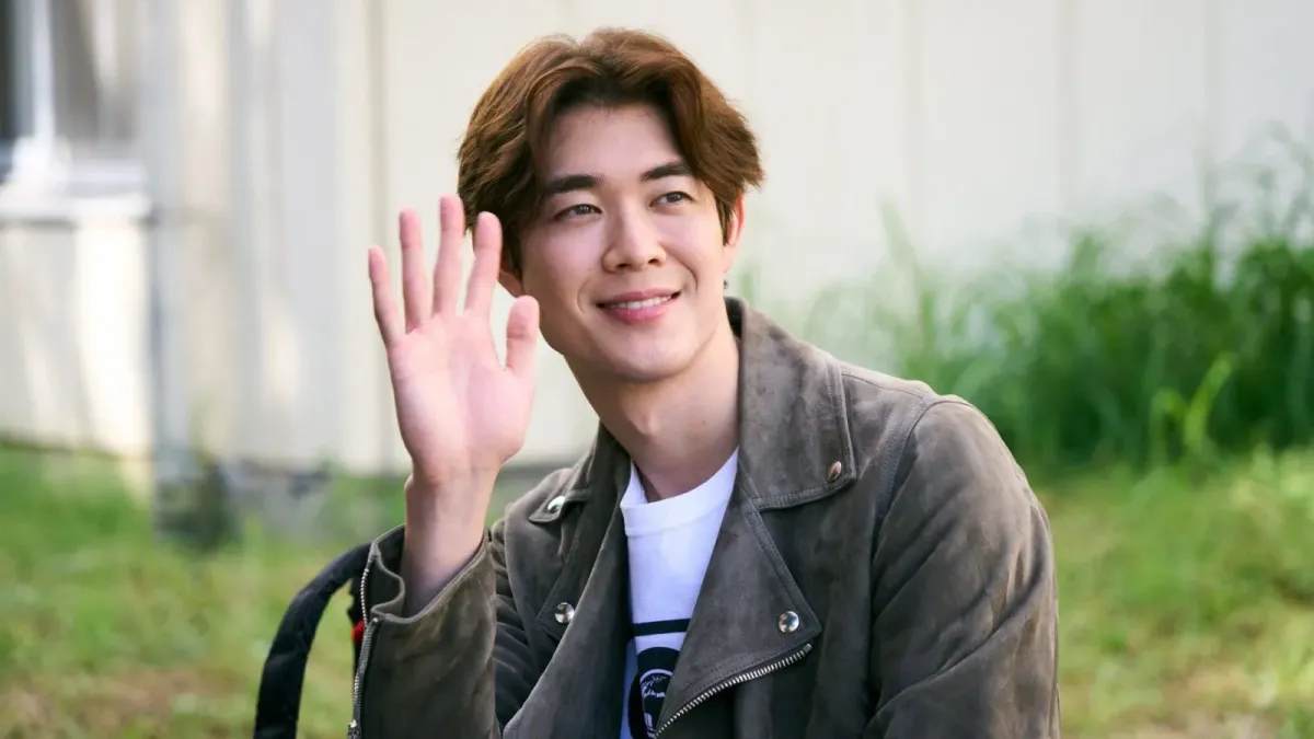 Phim mới ở Nhật của Hứa Quang H&aacute;n bị dừng quay - Ảnh 2.