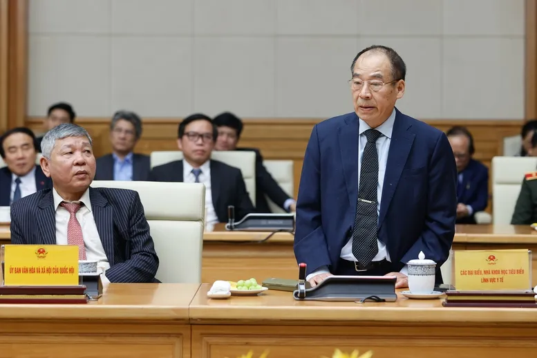 Thủ tướng: &ldquo;Giữ trọn y đức - Vững v&agrave;ng y thuật - N&acirc;ng tầm y l&yacute; - Vượt qua nghịch cảnh - Tất cả v&igrave; d&acirc;n&rdquo; - Ảnh 6.