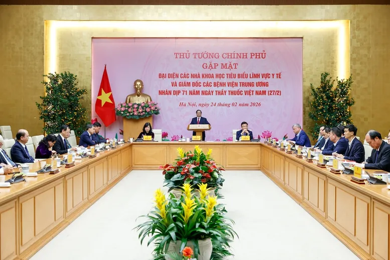 Thủ tướng: &ldquo;Giữ trọn y đức - Vững v&agrave;ng y thuật - N&acirc;ng tầm y l&yacute; - Vượt qua nghịch cảnh - Tất cả v&igrave; d&acirc;n&rdquo; - Ảnh 3.