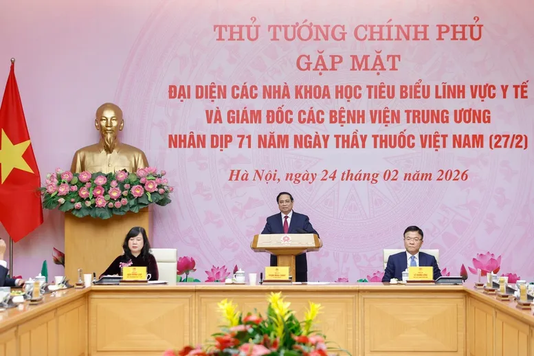 Thủ tướng: &ldquo;Giữ trọn y đức - Vững v&agrave;ng y thuật - N&acirc;ng tầm y l&yacute; - Vượt qua nghịch cảnh - Tất cả v&igrave; d&acirc;n&rdquo; - Ảnh 1.