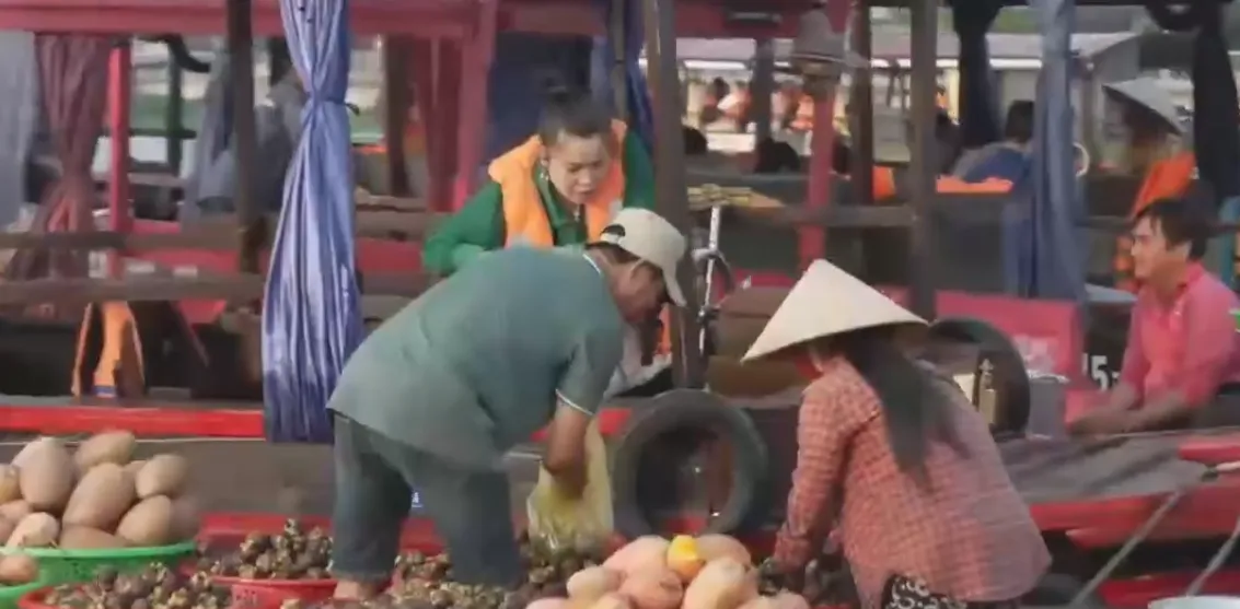 Mu&ocirc;n m&agrave;u cuộc sống: Đ&oacute;n xu&acirc;n tr&ecirc;n miền s&ocirc;ng nước- Ảnh 2.